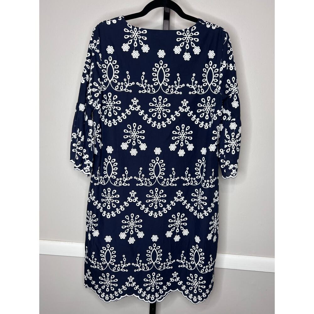 Karen Kane Boardwalk Embroidered Dress Navy Ivory Scallop Hem Medium NWT - Picture 5 of 11